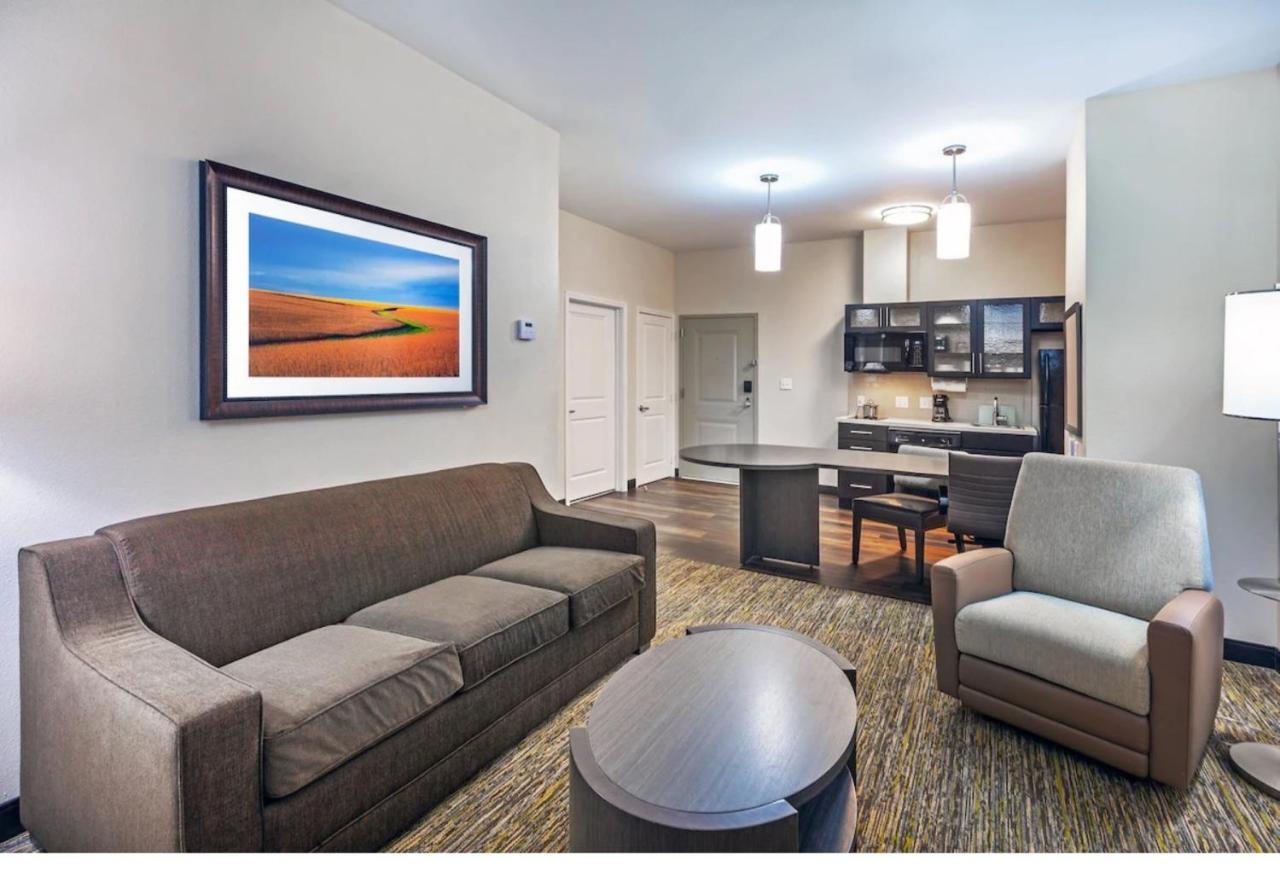 Candlewood Suites Midland By Ihg Экстерьер фото