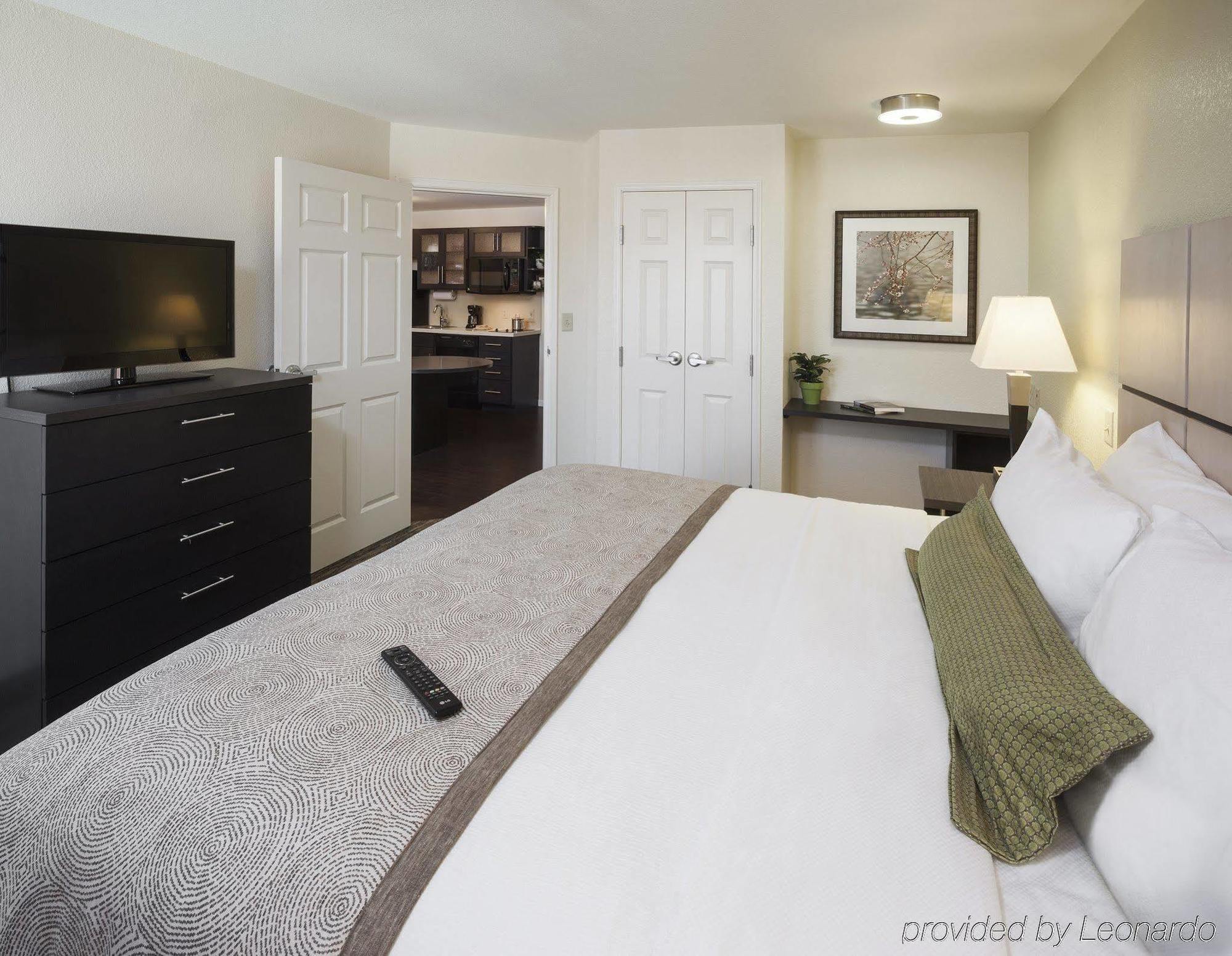 Candlewood Suites Midland By Ihg Экстерьер фото